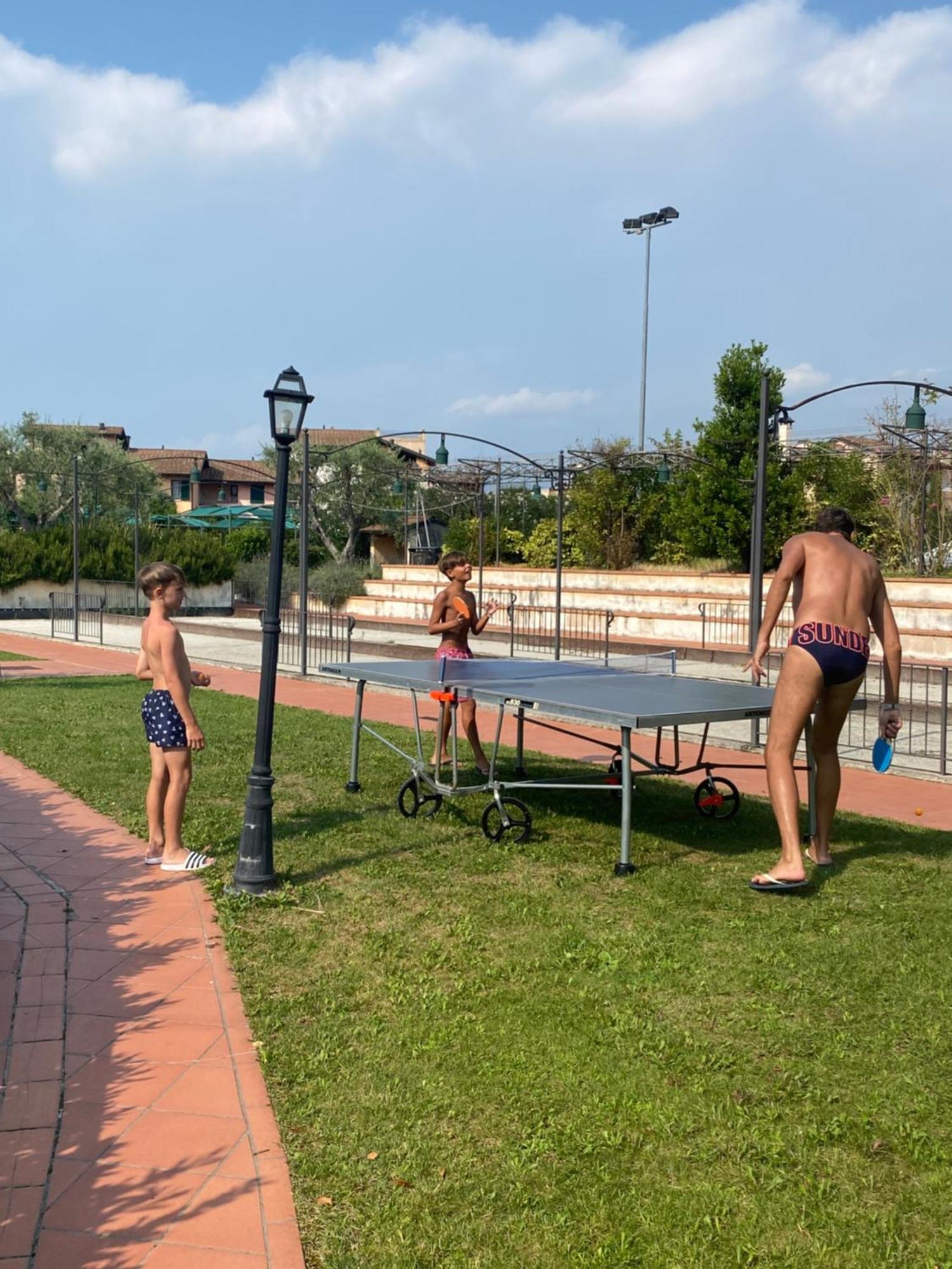 פסקיארה דל גארדה Garda Resort Village מראה חיצוני תמונה